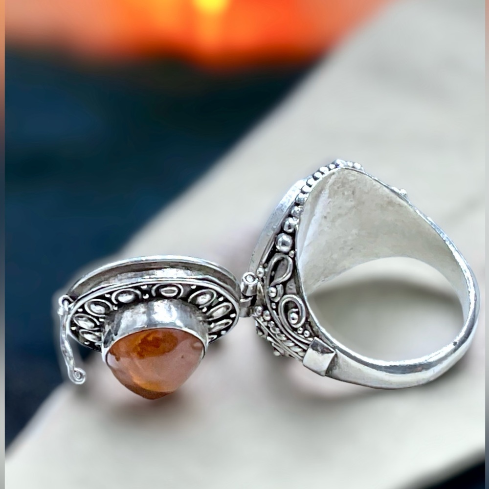🌺Vintage Sterling Amber Poison Ring - Picture 8 of 15